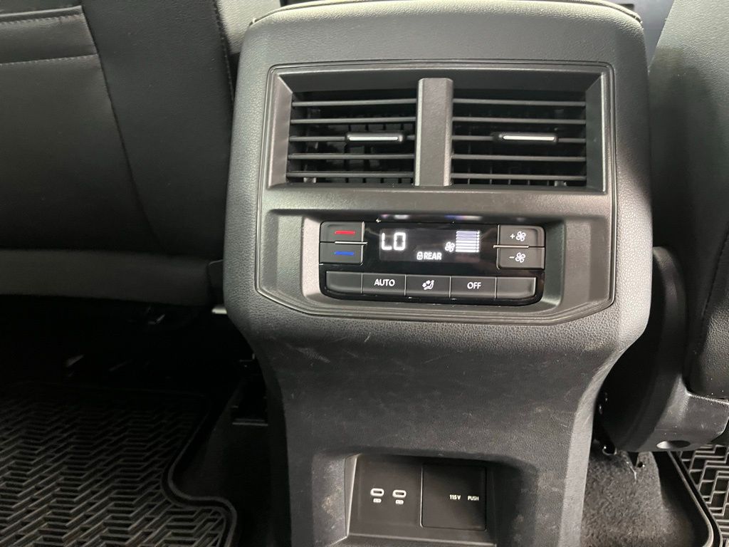 2022 Volkswagen Atlas V6 SE Technology photo 28