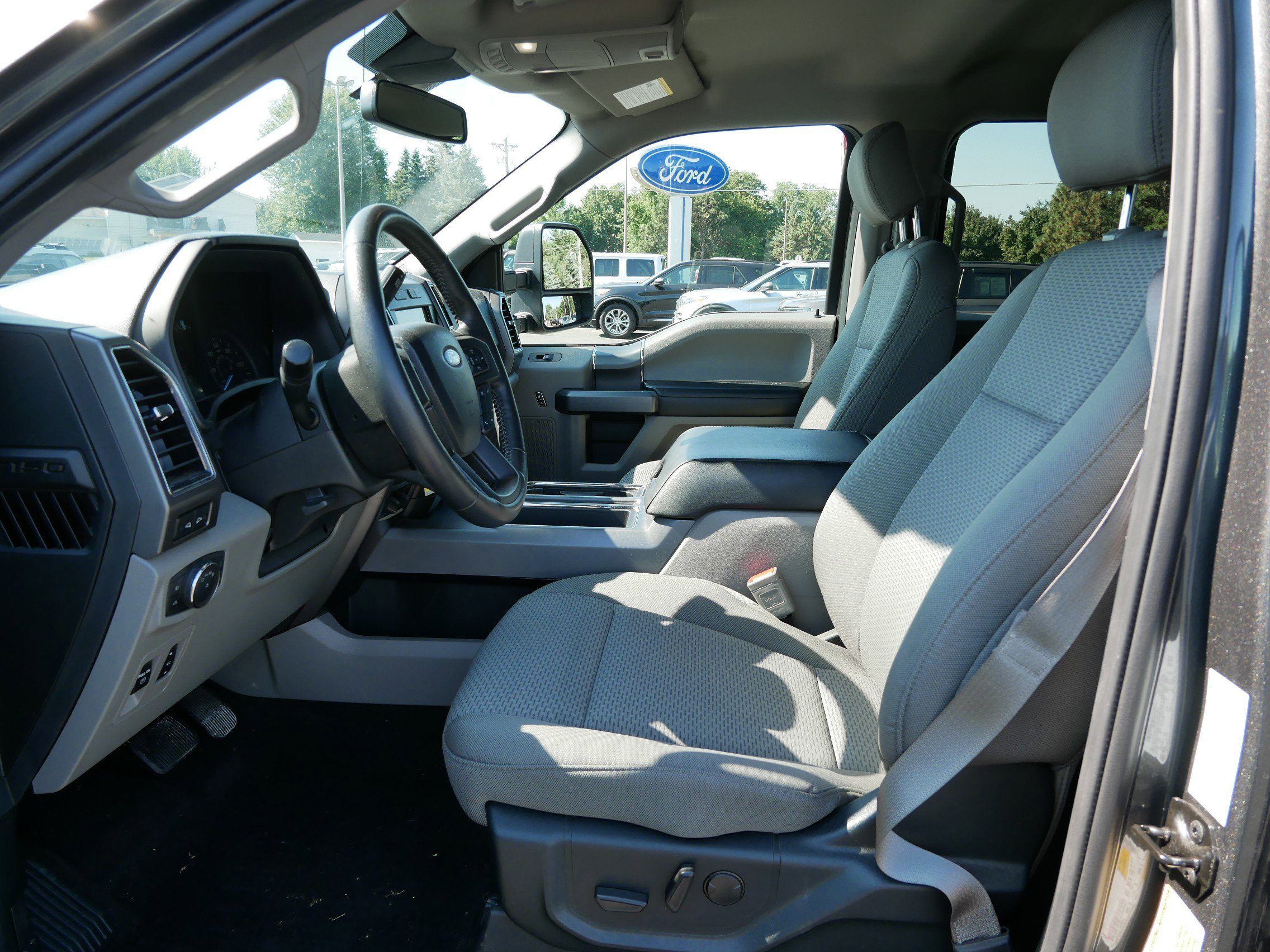 2020 Ford F-150 XLT photo 10