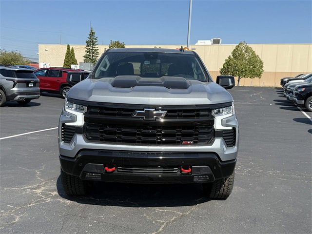 2026 Chevrolet Silverado 1500 LT photo 2