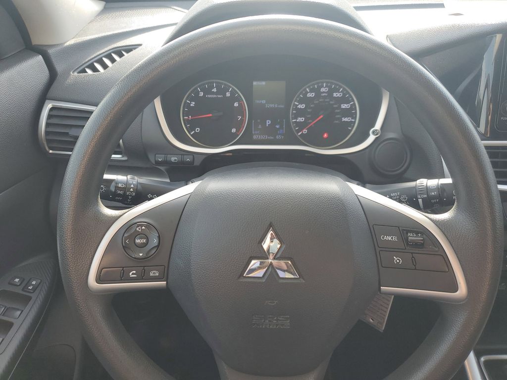 2020 Mitsubishi Eclipse Cross ES photo 6