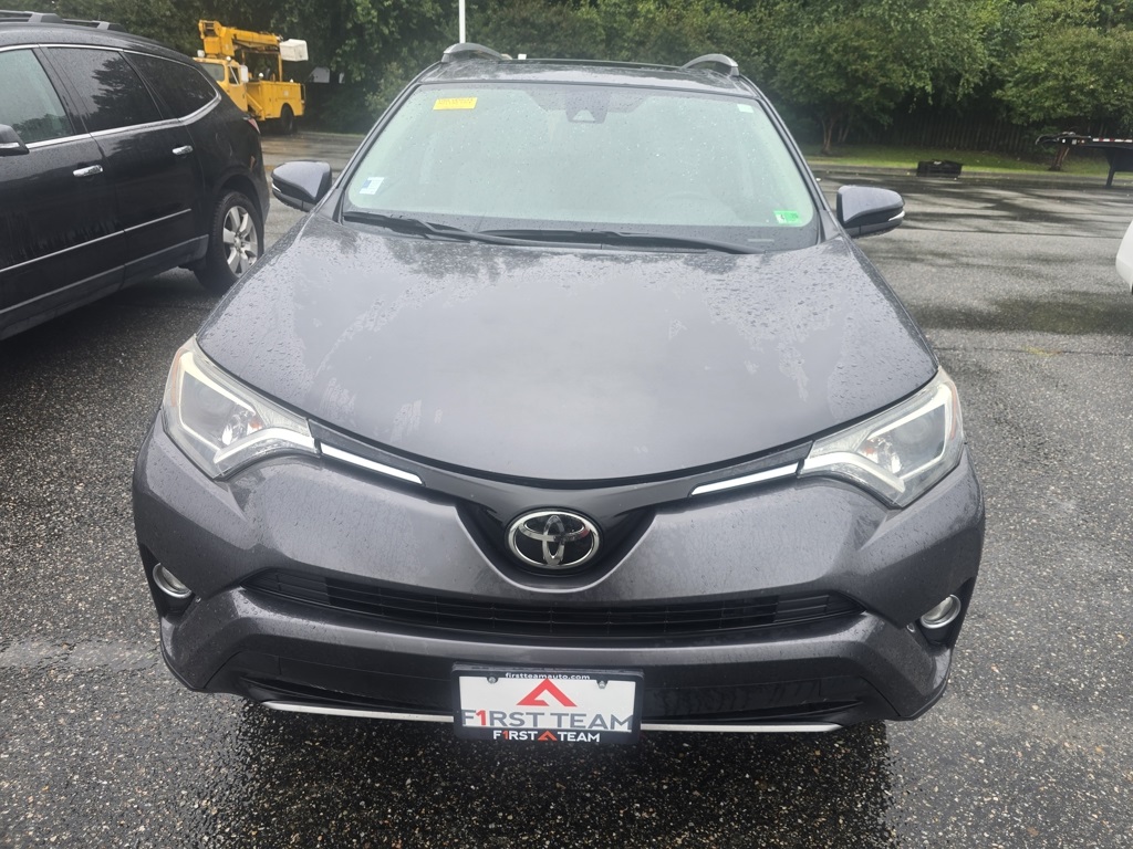 2018 Toyota RAV4 XLE photo 2