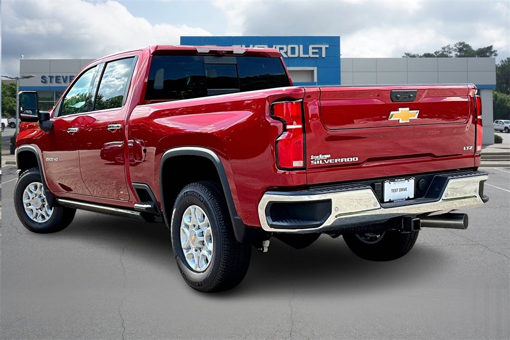 2025 Chevrolet Silverado 2500HD LTZ photo 3