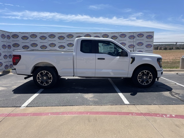 2025 Ford F-150 STX's photo