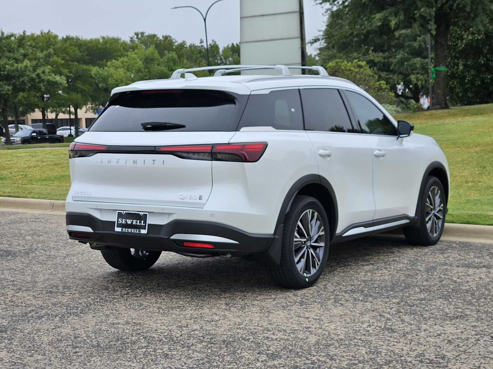 2026 Infiniti QX60 Luxe AWD photo 4