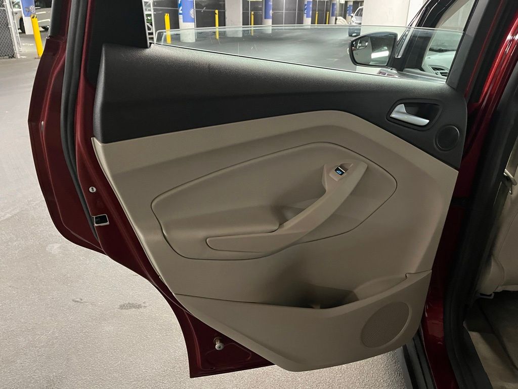 2016 Ford C-Max Energi SEL photo 14
