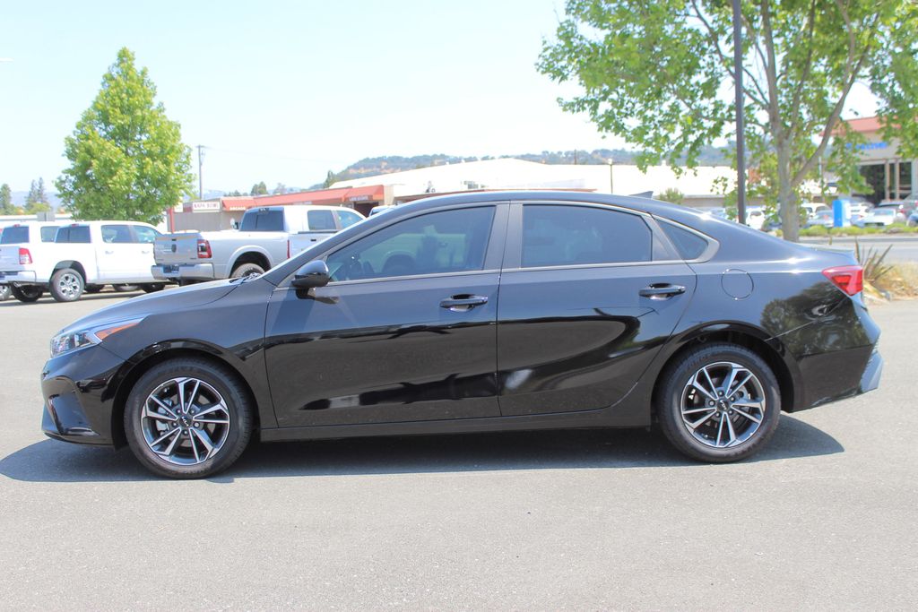 2023 Kia Forte LXS photo 8