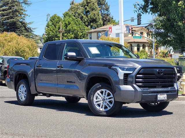 2022 Toyota Tundra SR5 photo 2