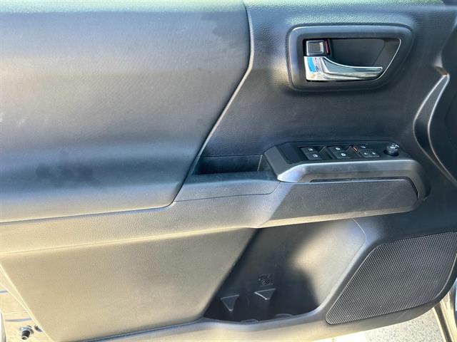 2020 Toyota Tacoma SR V6 photo 21