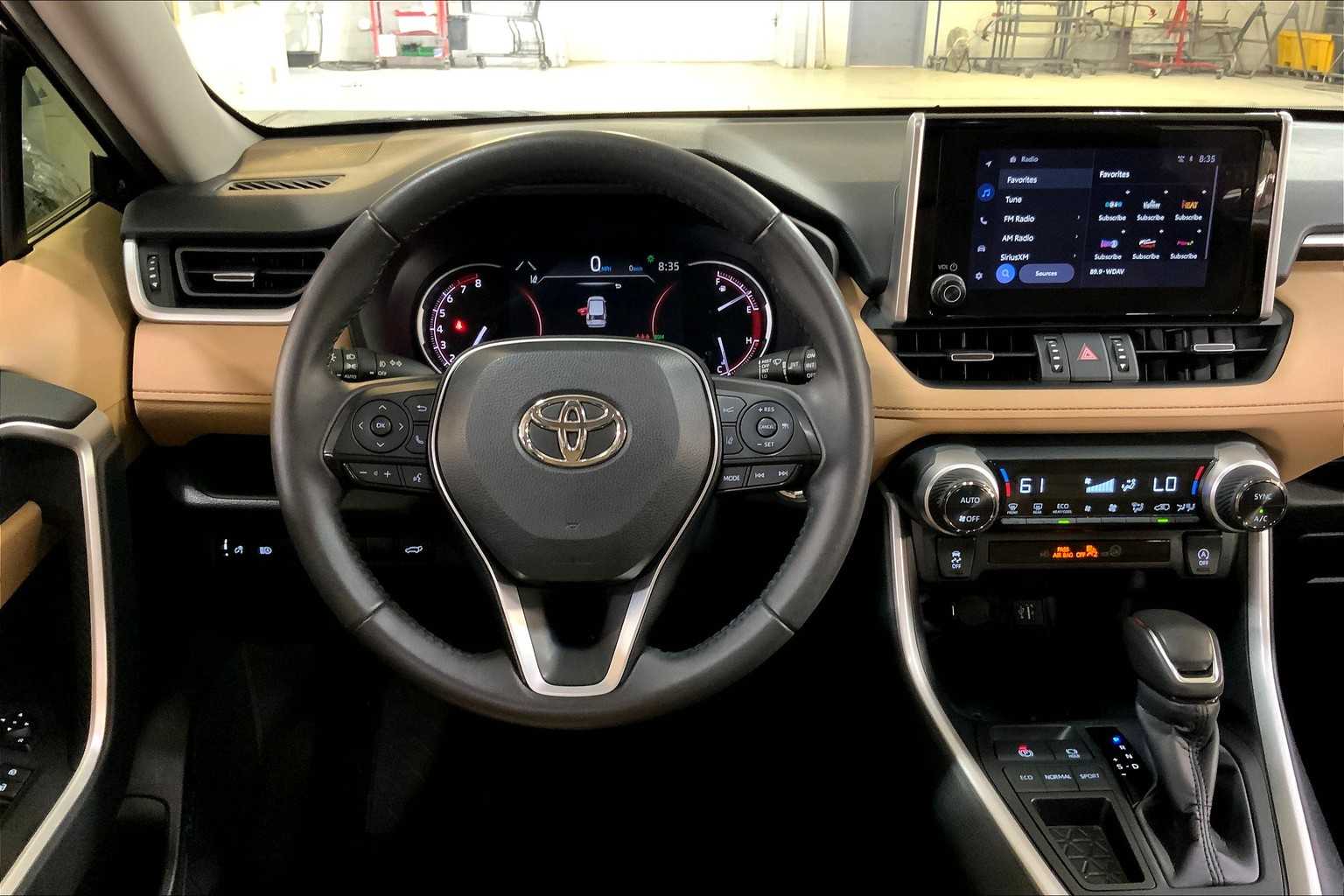 2024 Toyota RAV4 XLE Premium photo 5