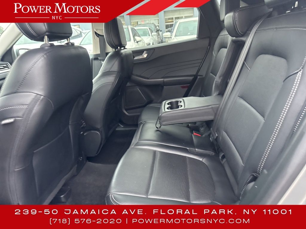 2021 Ford Escape Titanium photo 23