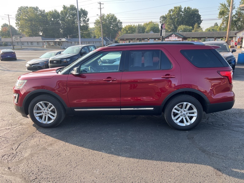 2017 Ford Explorer XLT photo 6