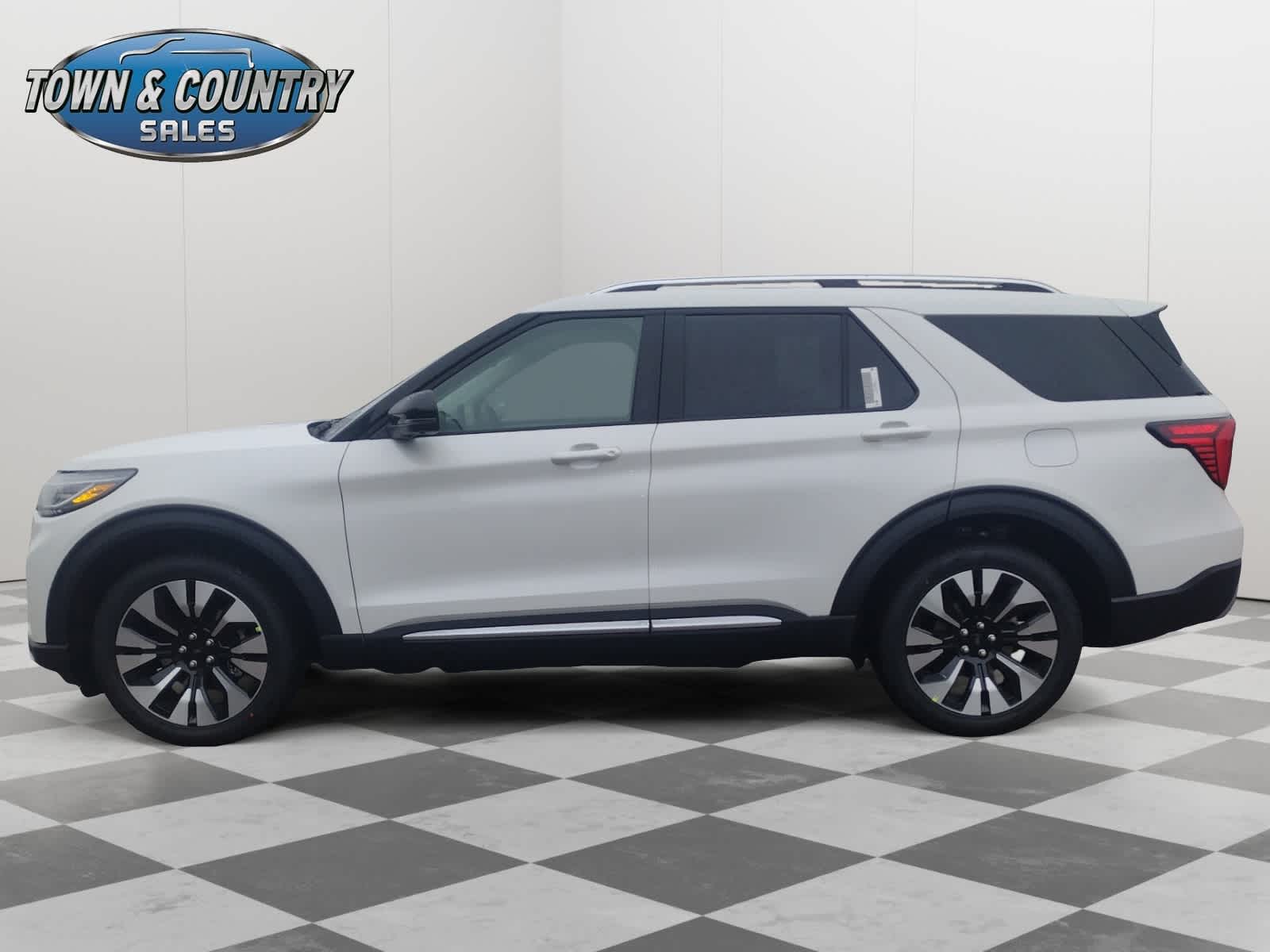 2026 Ford Explorer Platinum photo 4