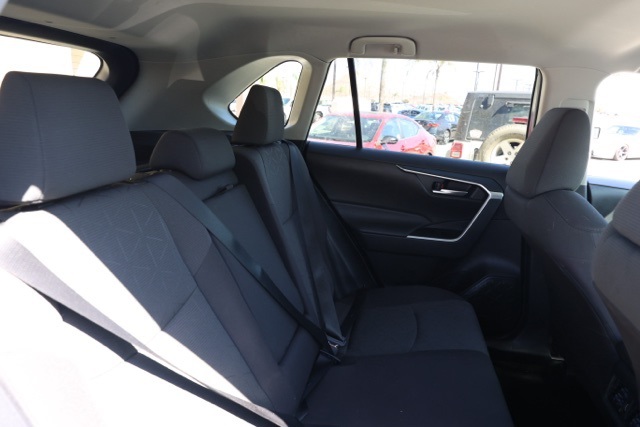 2024 Toyota RAV4 XLE photo 14
