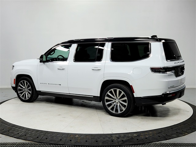 2023 Jeep Grand Wagoneer II photo 3