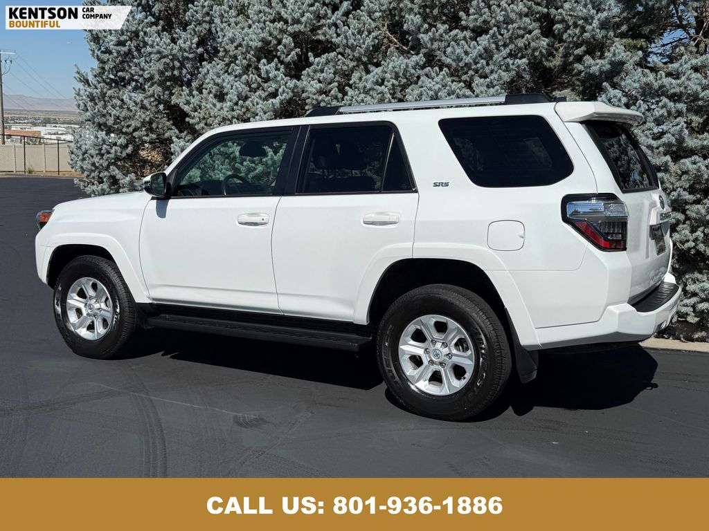 2024 Toyota 4Runner SR5 Premium photo 5