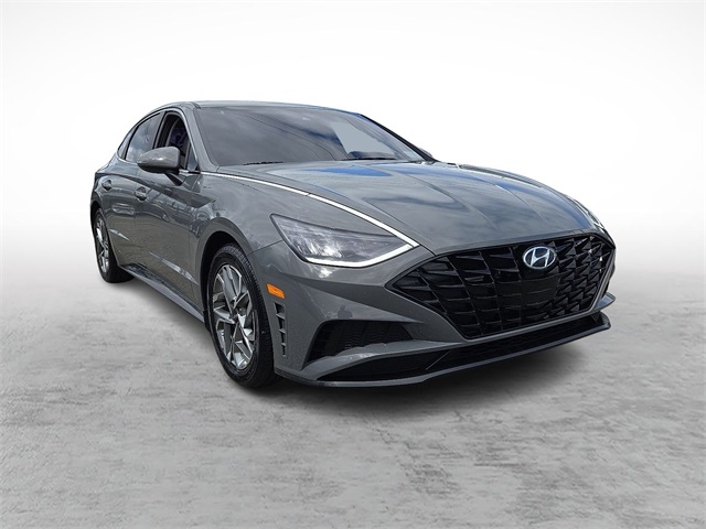 2022 Hyundai Sonata SEL photo 2