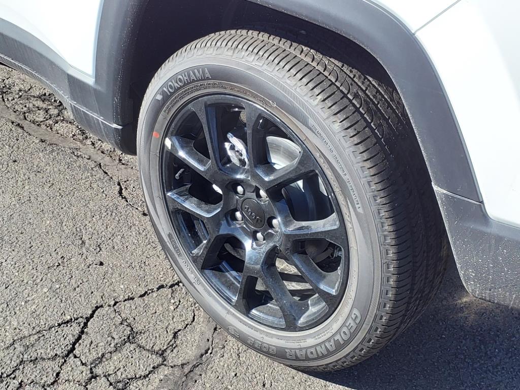 2024 Jeep Compass Latitude photo 12