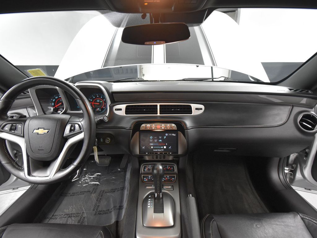 2013 Chevrolet Camaro 2LT photo 21