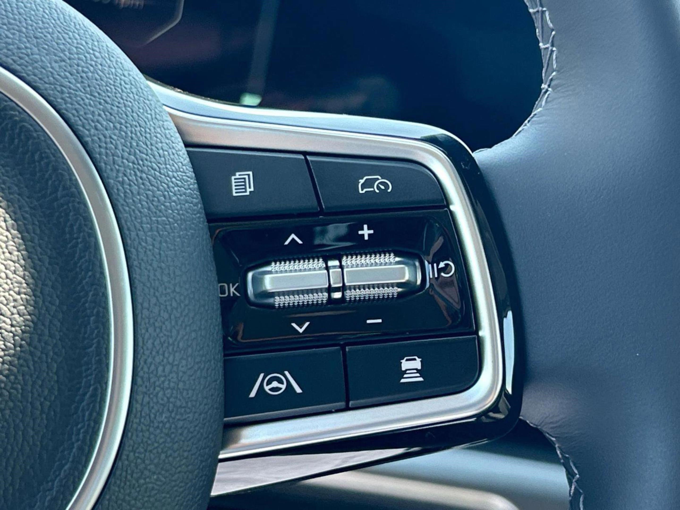 2026 Kia Carnival SX photo 29