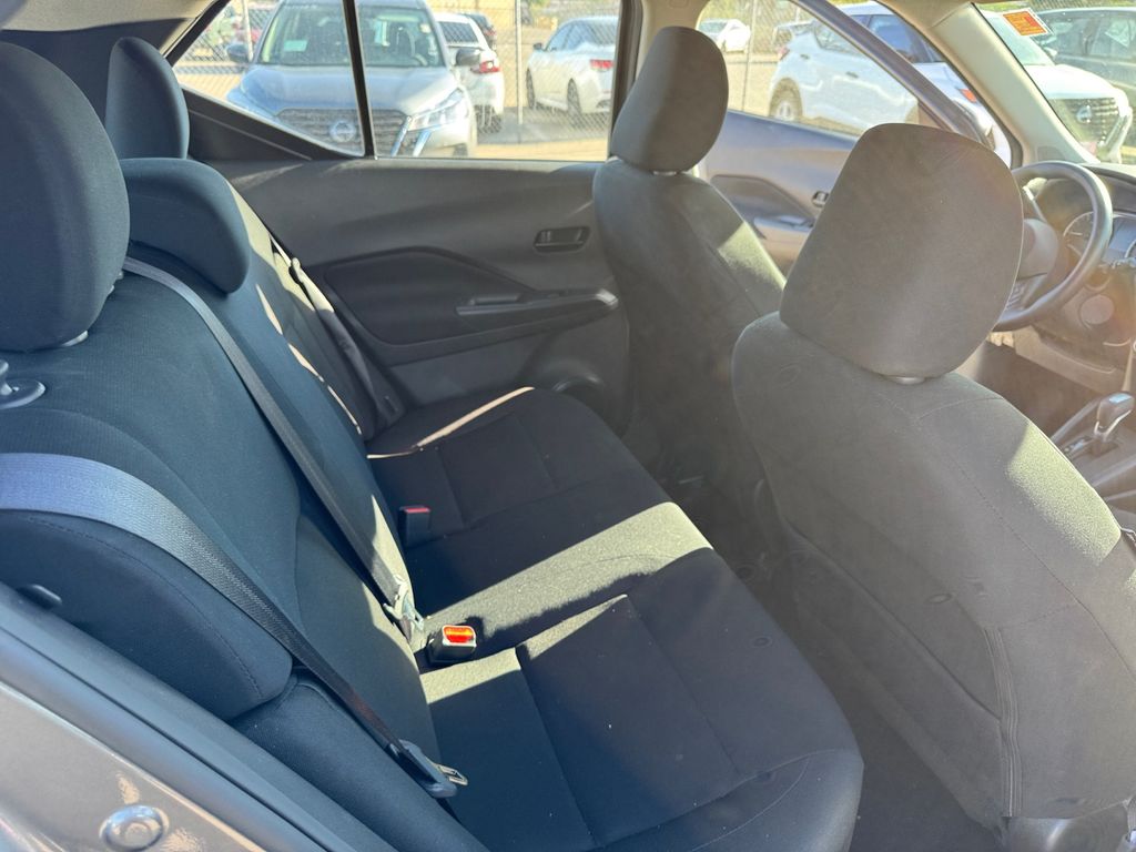 2025 Nissan Kicks Play S photo 17