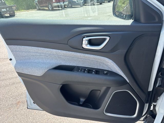2024 Jeep Compass Latitude photo 6