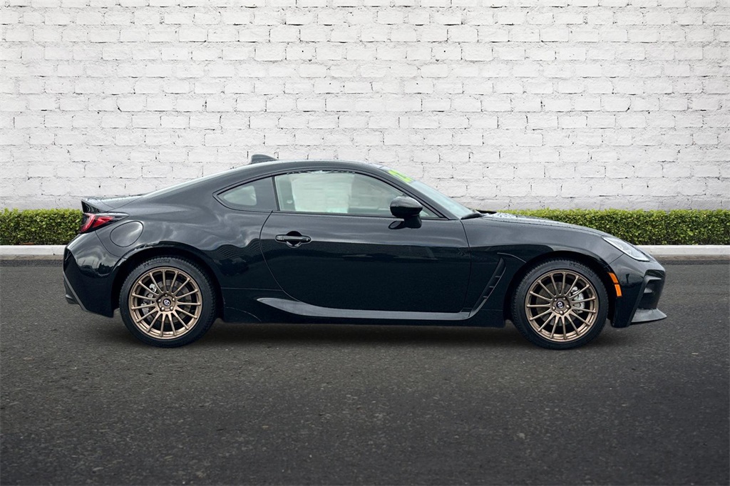 2023 Toyota GR86 Base photo 3