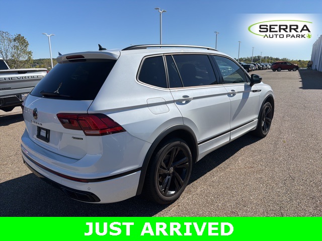 2023 Volkswagen Tiguan SE R-Line Black photo 3