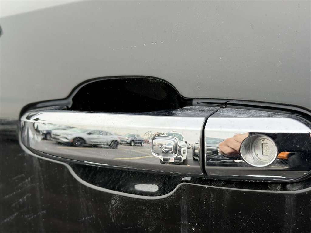 2026 GMC CANYON - Image 12