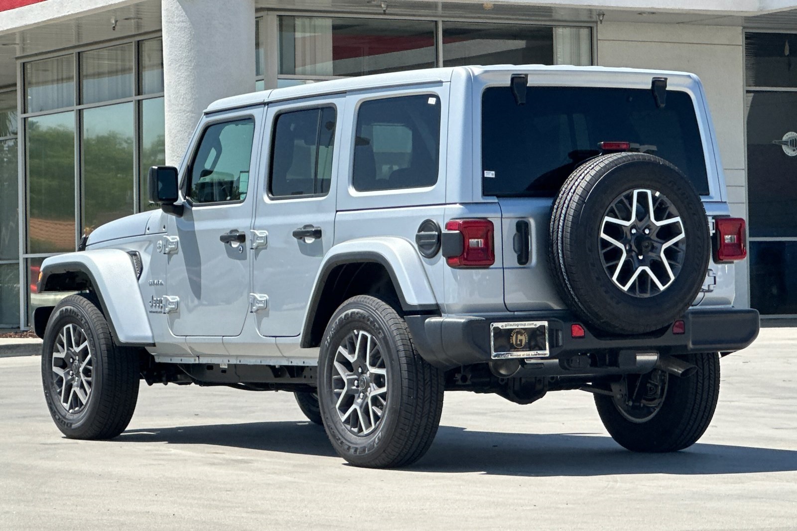 2024 Jeep Wrangler Sahara photo 4