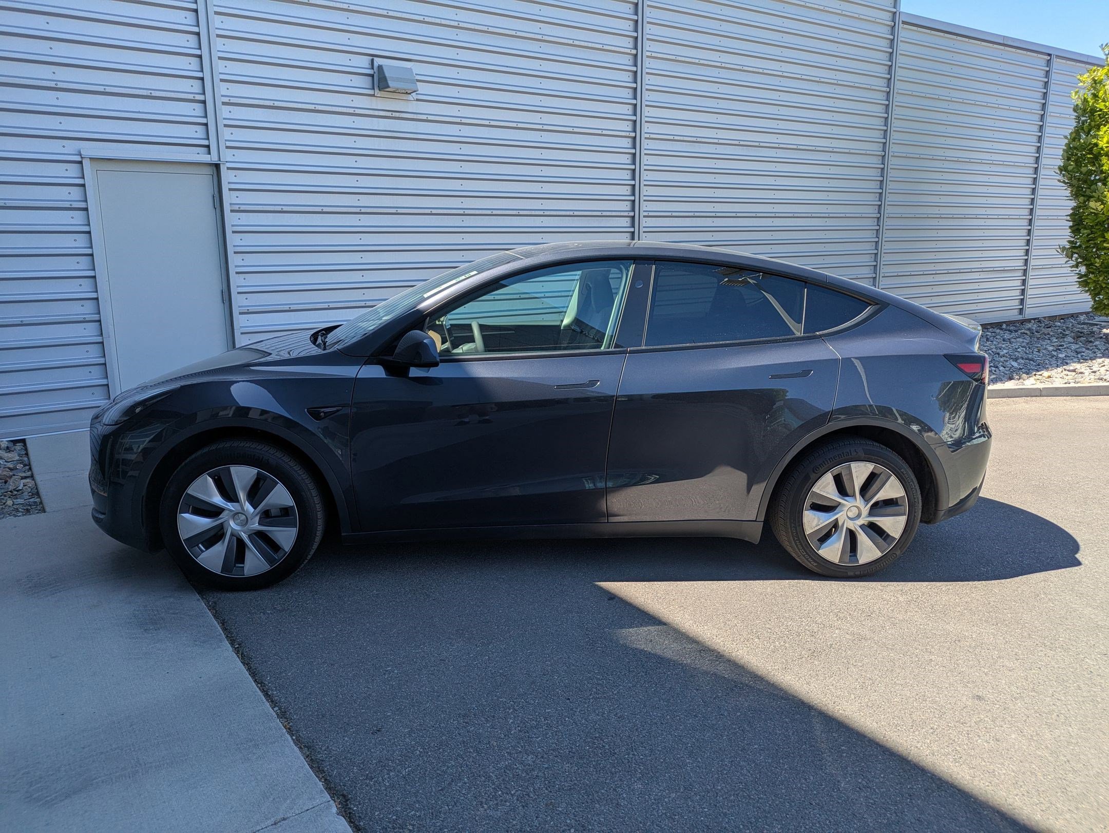 Used 2024 Tesla Model Y Long Range with VIN 7SAYGDEE0RF080606 for sale in Salt Lake City, UT