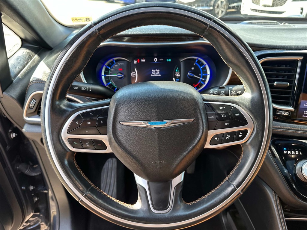 2021 Chrysler Pacifica Hybrid Pinnacle photo 21