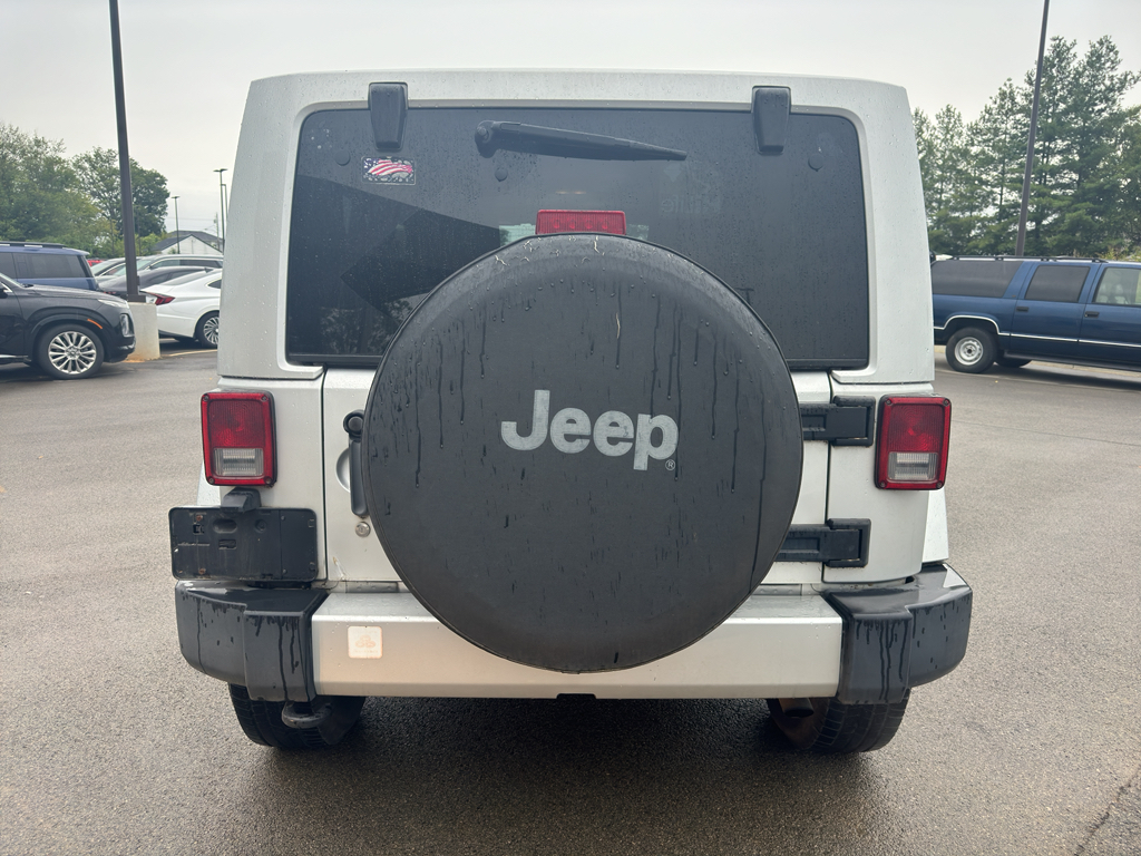 2012 Jeep Wrangler Sahara photo 4