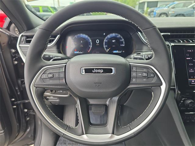2025 Jeep Grand Cherokee Altitude photo 22
