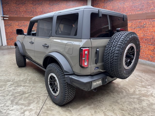 2025 Ford Bronco Badlands photo 3