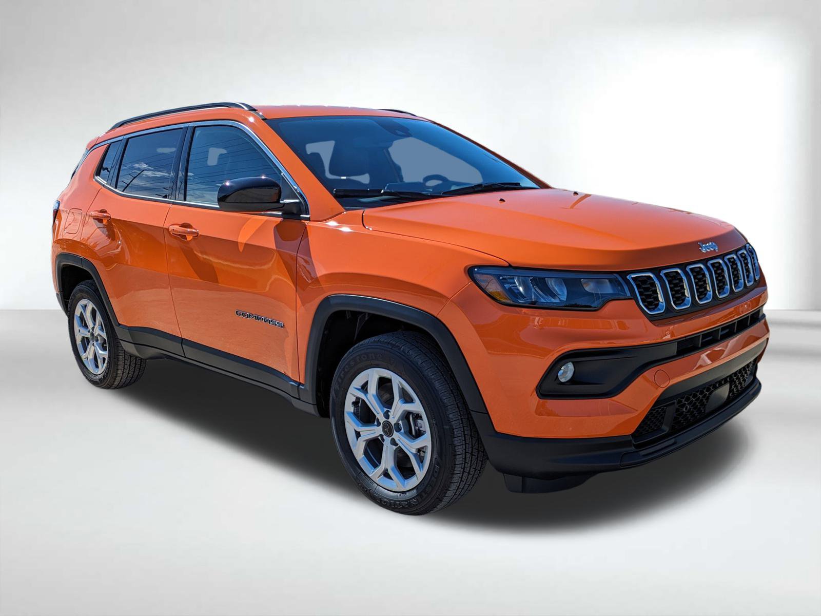 2026 Jeep Compass Latitude photo 2