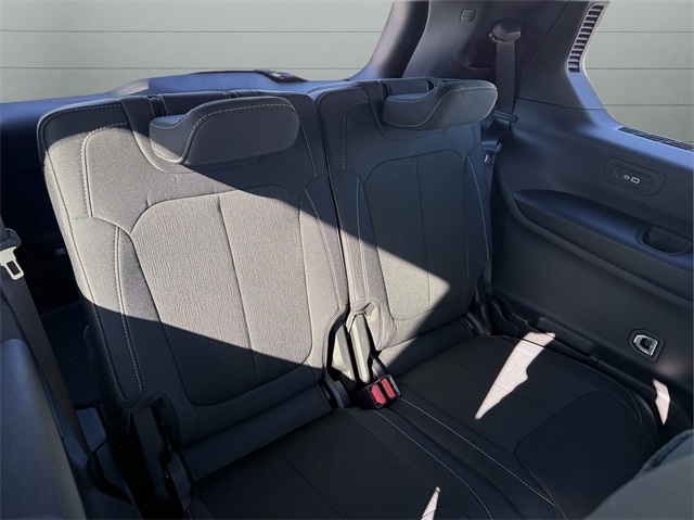 2025 Jeep Grand Cherokee Laredo X photo 20