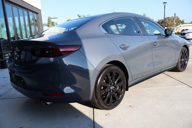 2025 Mazda Mazda3 2.5 s Carbon photo 3