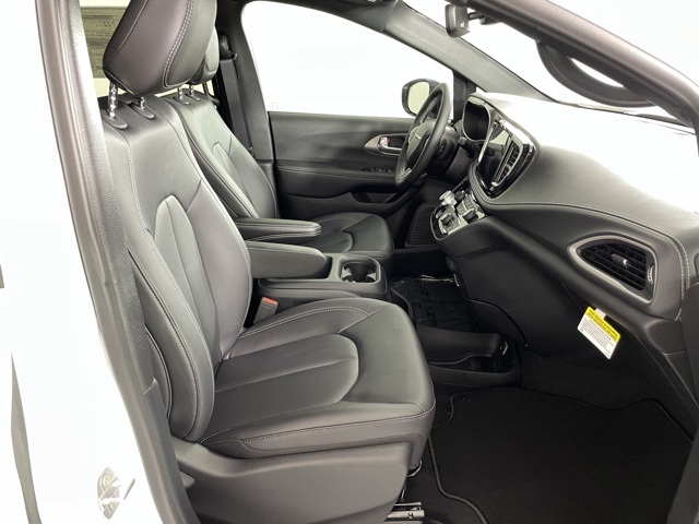 2025 Chrysler Pacifica photo 47