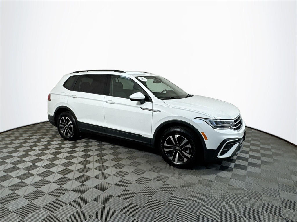2024 Volkswagen Tiguan S photo 2