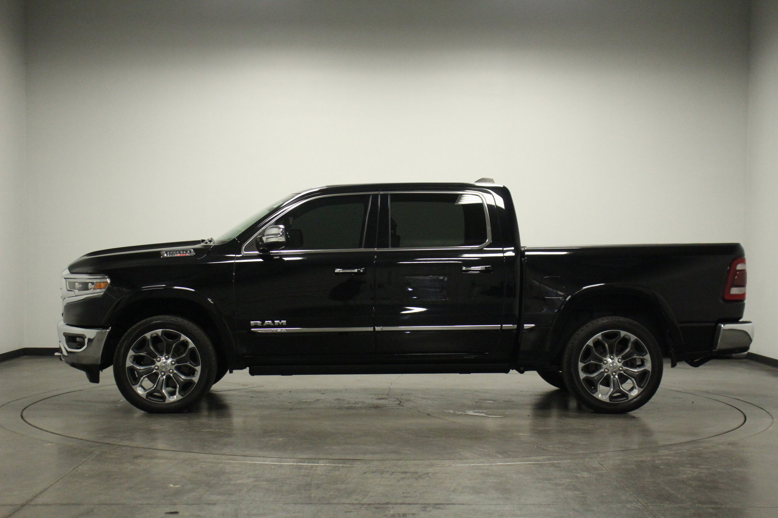 2022 Ram 1500 Limited photo 4