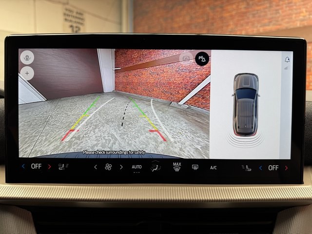 2025 Ford Explorer photo 21