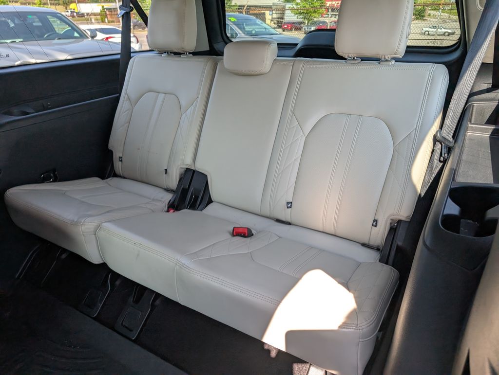 2020 Ford Expedition MAX Platinum photo 7