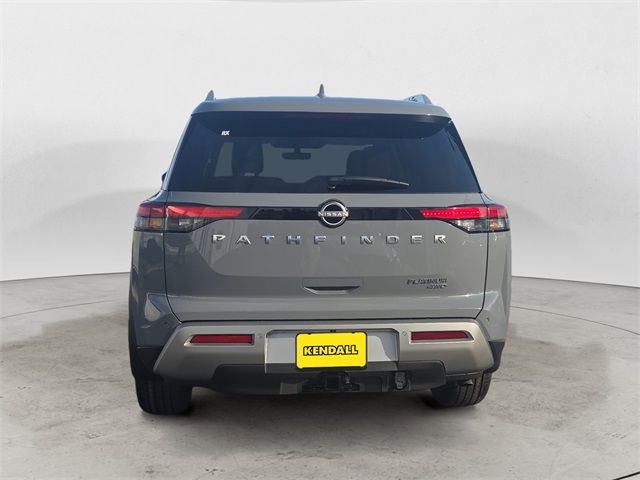 2025 Nissan Pathfinder Platinum photo 4