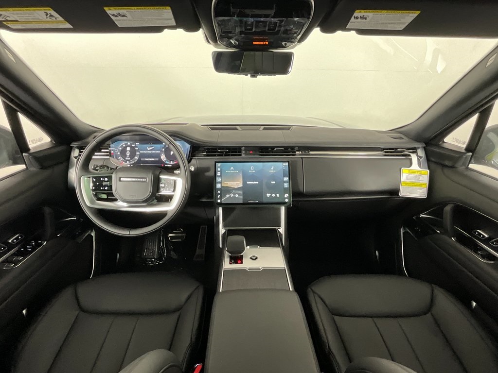 2025 Land Rover Range Rover SE photo 4