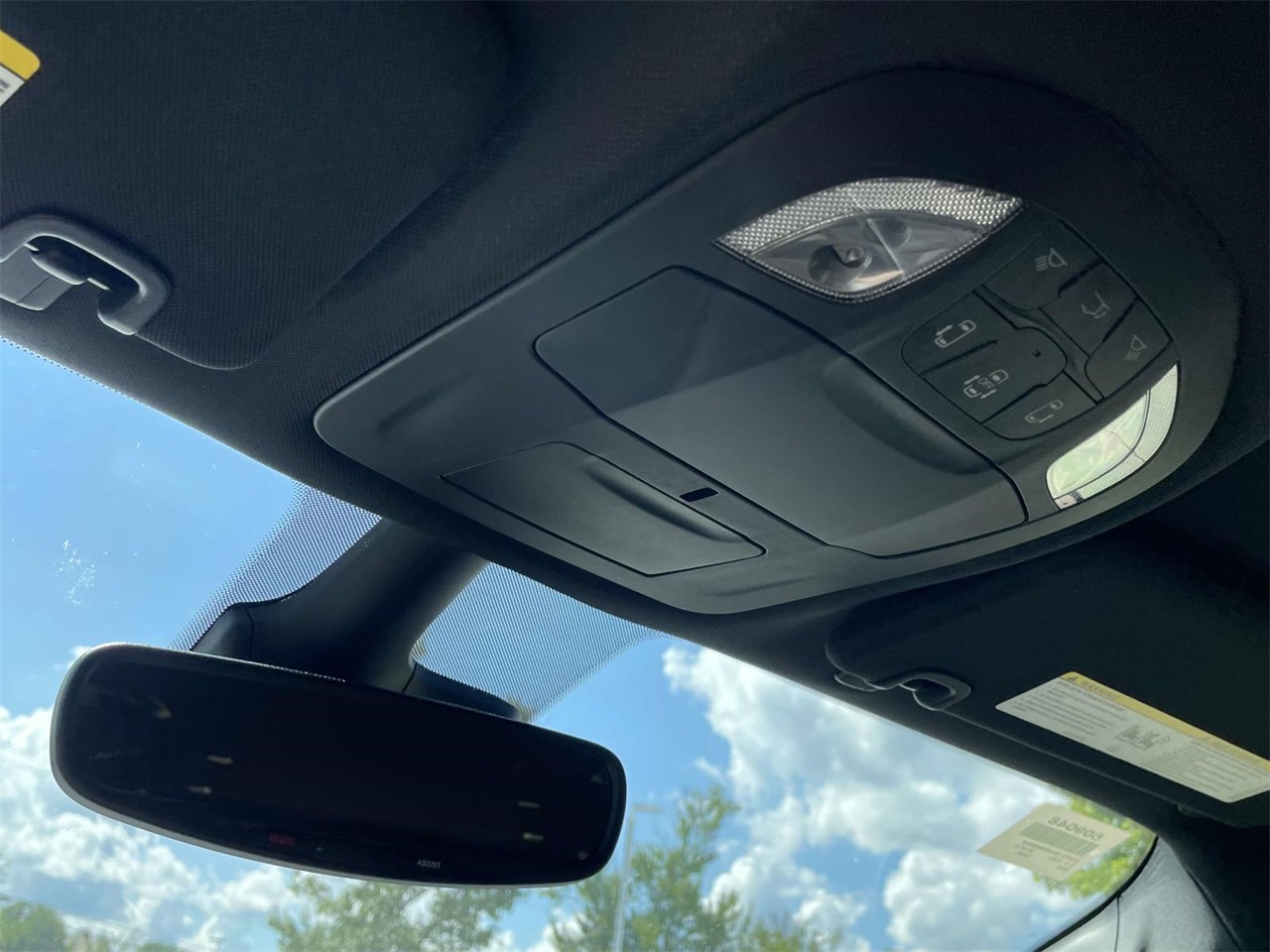 2025 Chrysler Pacifica photo 19