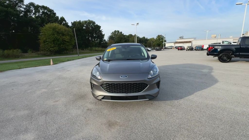 2021 Ford Escape SE photo 3