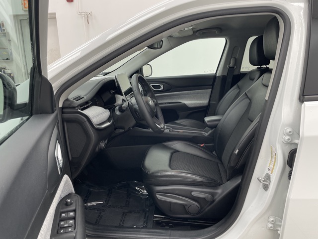 2022 Jeep Compass North Edition Latitude photo 2