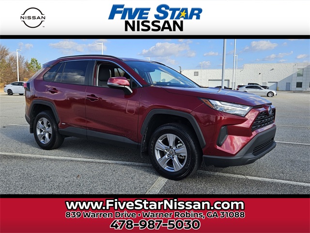 2024 Toyota RAV4 XLE's photo