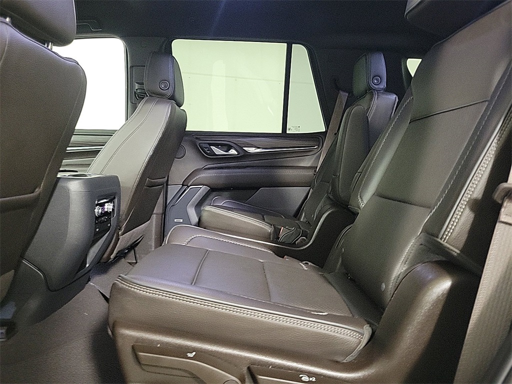 2023 GMC YUKON - Image 15