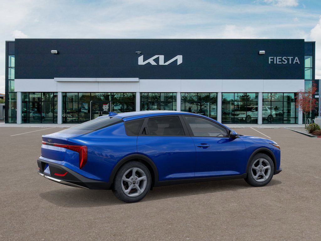 2025 Kia K4 LXS photo 6